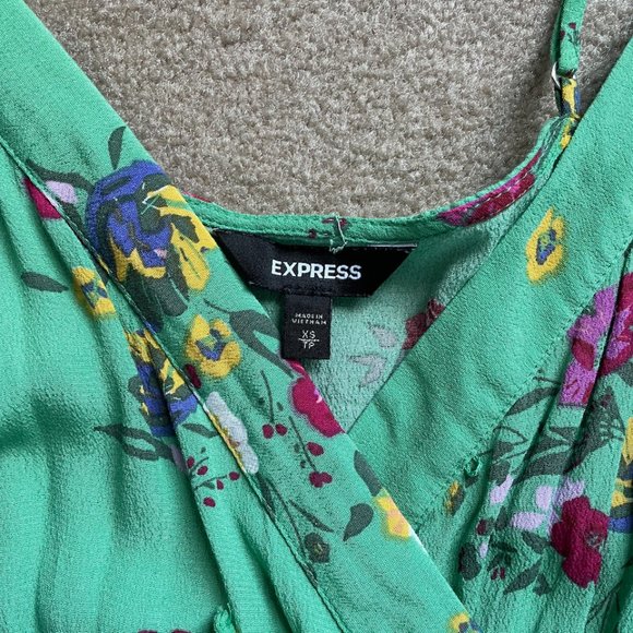 Express Green Floral Romper - Picture 2 of 7
